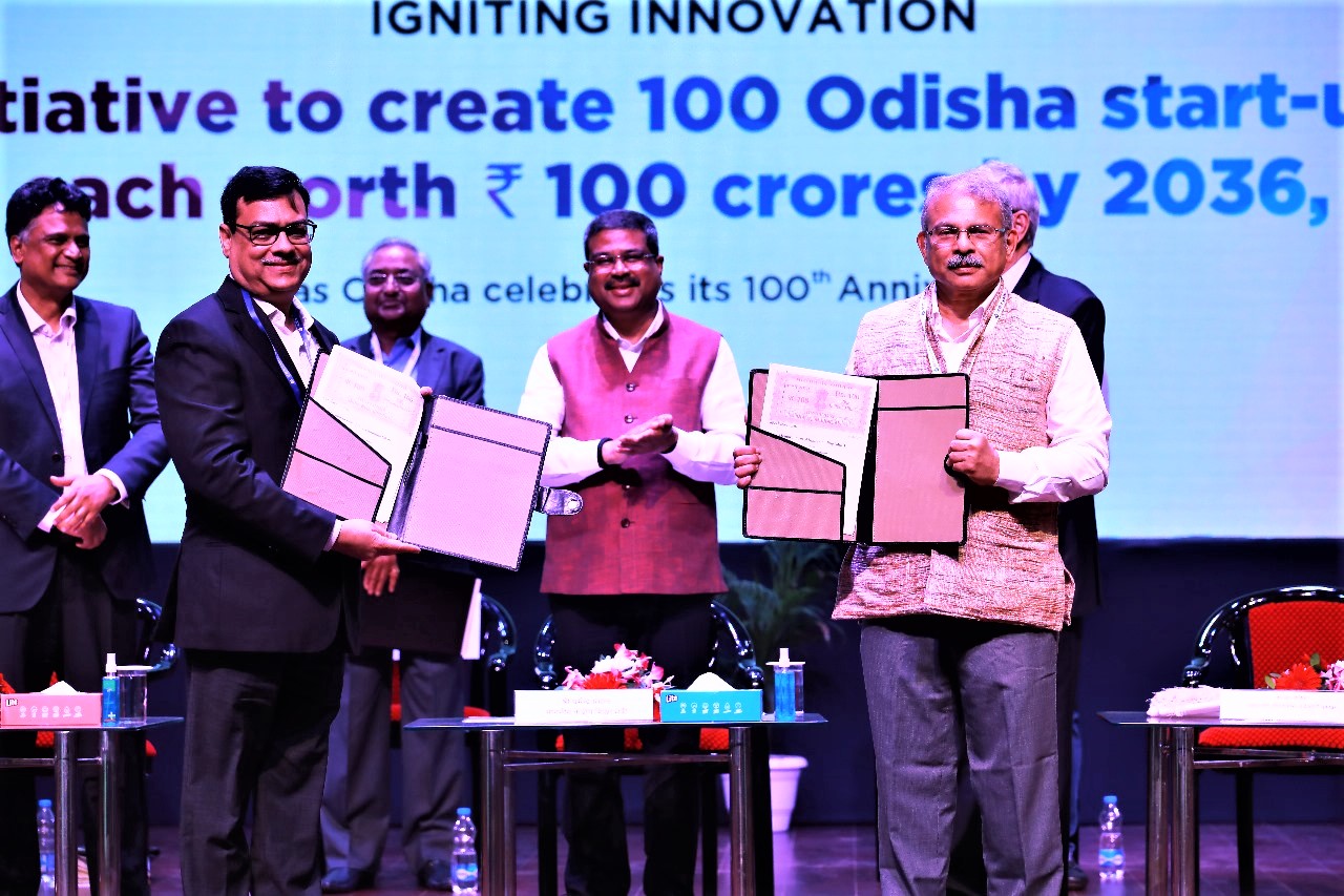Project-Your-State-pfc-signs-mou-with-research-and-entrepreneurship-park-rep-iit-bhubaneswar-for-collaboration-in-resea
