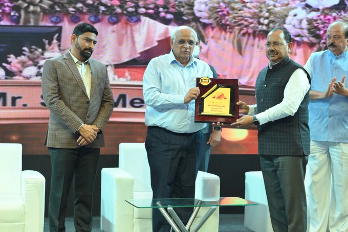 Indian-GRAPEVINE-shri-sanjay-mehta-ifs-chairman-dpa-kandla-felicitated-by-the-honble-chief-minister-gujarat-shri-bhup