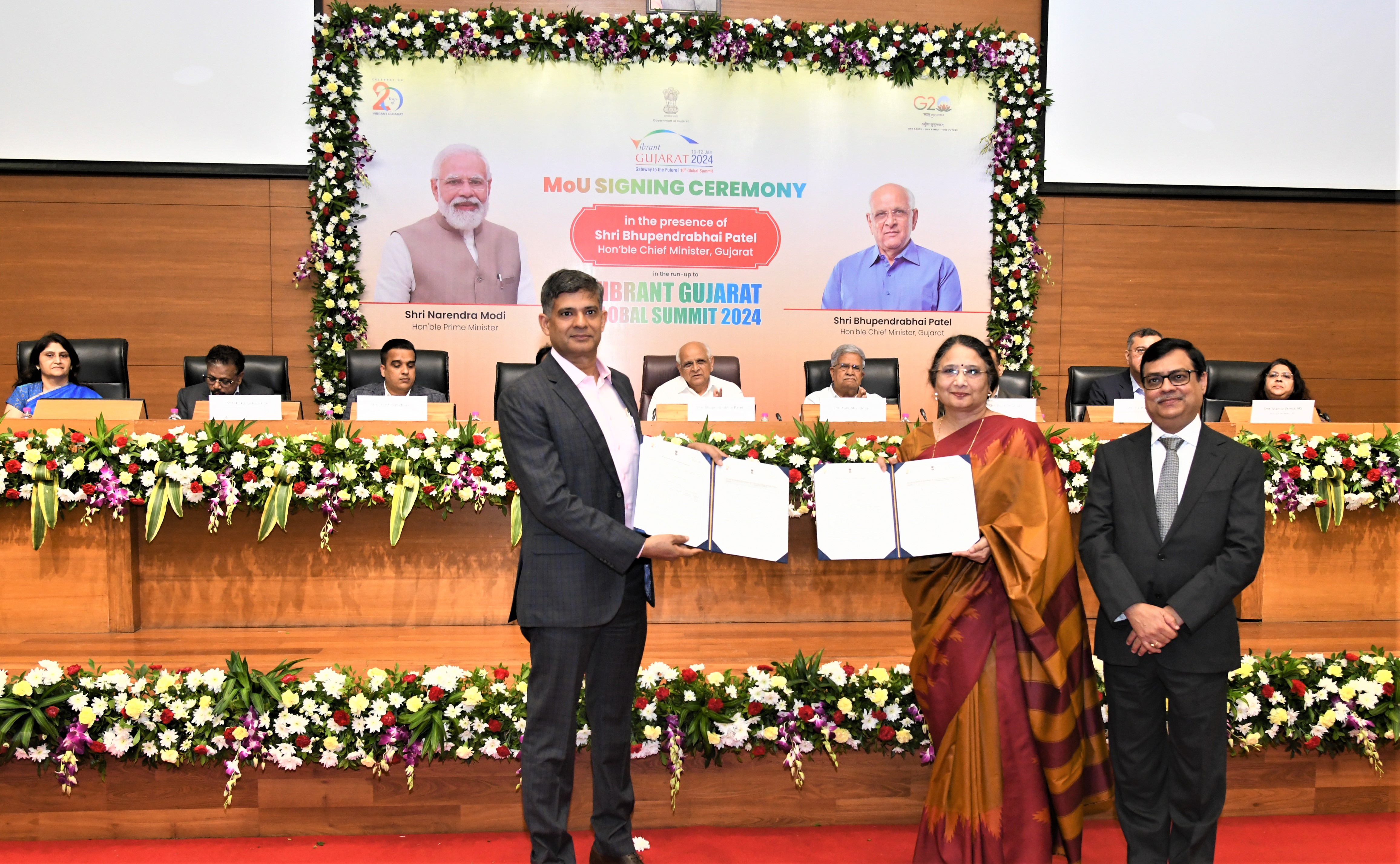 Indian-GRAPEVINE-pfc-signs-mou-with-govt-of-gujarat-for-various-power-projects-worth-rs-25000-crore