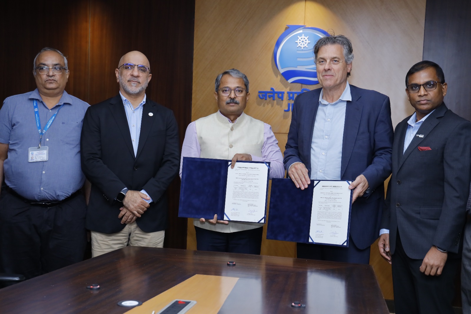 Project-Your-State-jnpa-signed-an-mou-with-nmdc-group-pjsc-for-the-proposed-investment-of-21000-cr-for-the-vadhvan-port