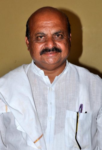 Indian-GRAPEVINE-no-proposal-to-cut-petrol-prices-in-state-karnataka-cm