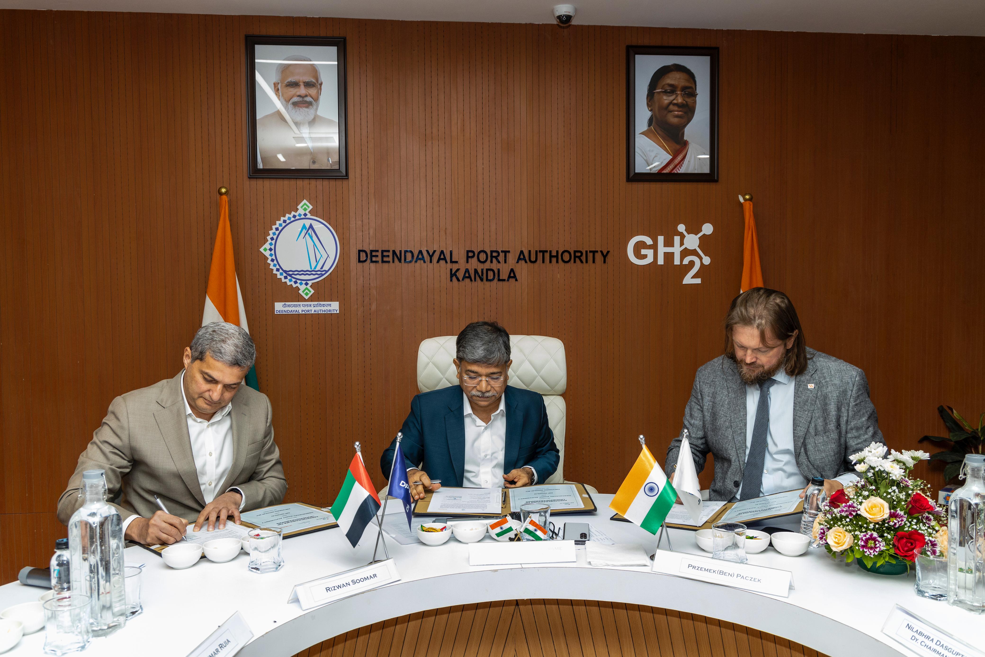 Indian-GRAPEVINE-dp-world-deendayal-port-authority-and-nevomo-sign-mou-to-explore-autonomous-magnetic-rail-freight-mo