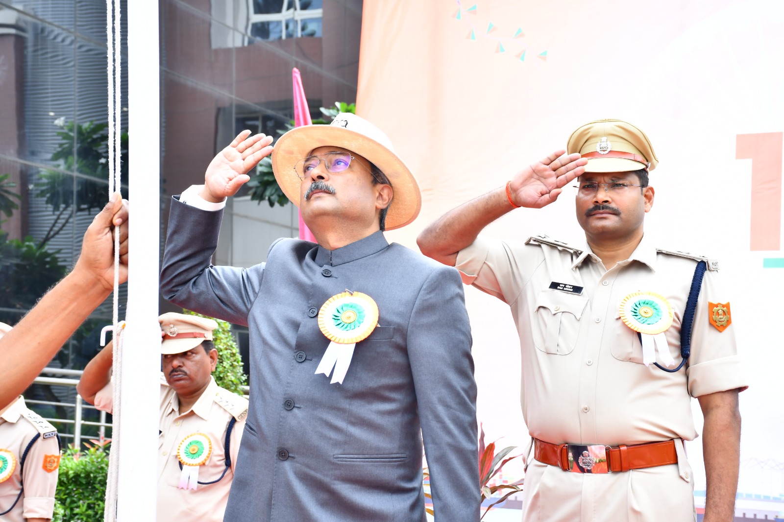 Project-Your-State-jnpa-celebrates-independence-day-with-enthusiasm-advances-sustainability-with-electric-fleet-transit