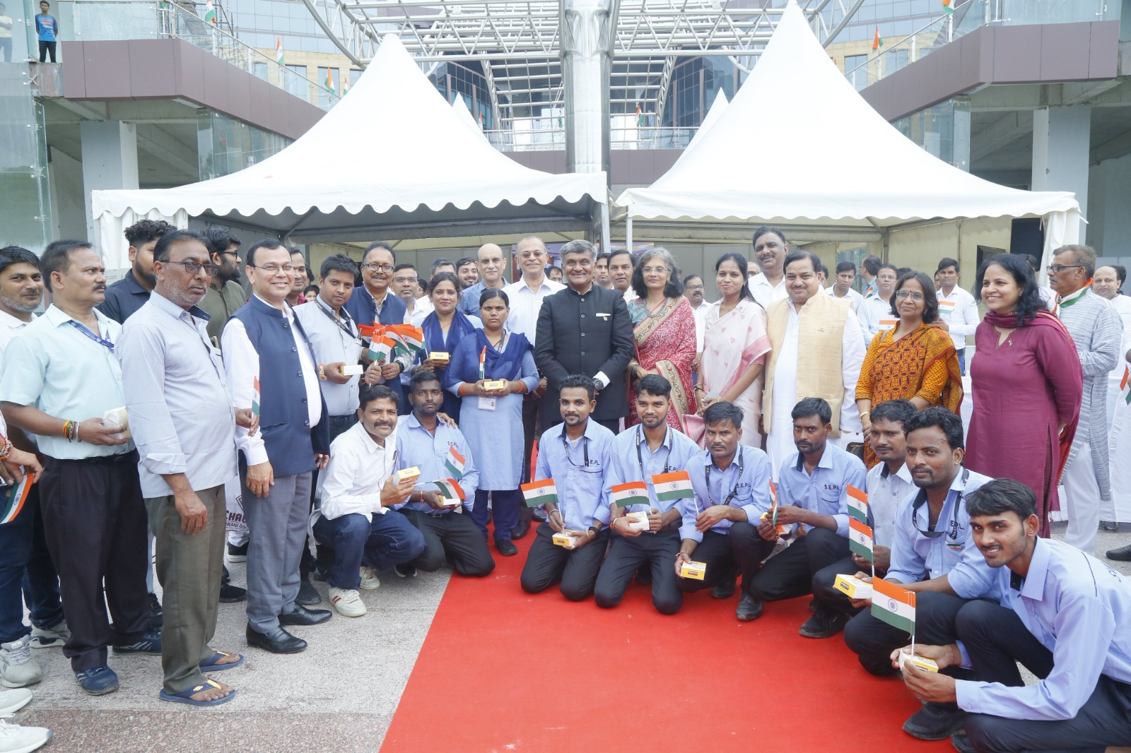 Indian-GRAPEVINE-nbcc-salutes-shramjeevis-carries-nation-building-spirit-from-borders-to-cities-under-har-ghar-tirang