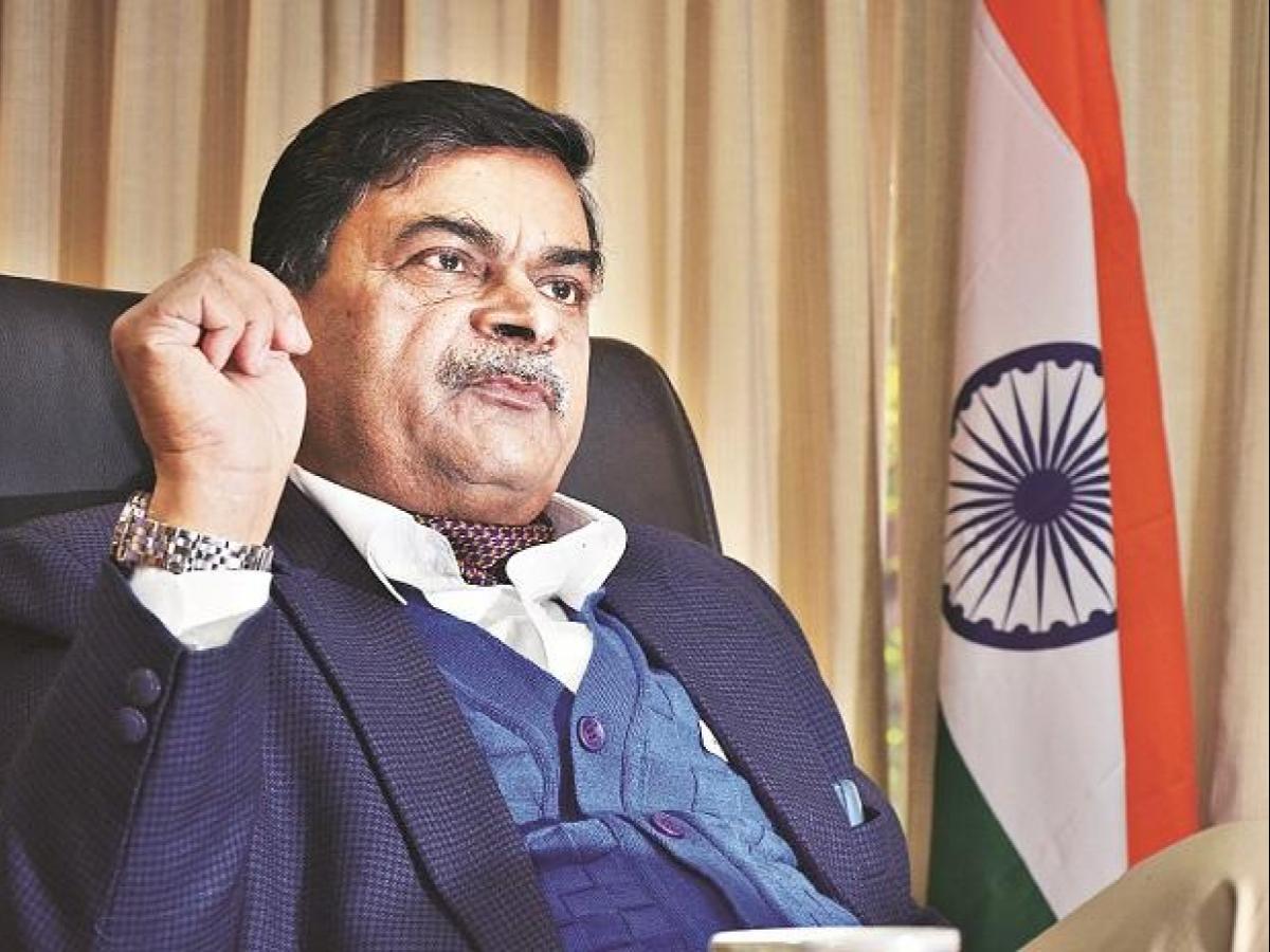 Indian-GRAPEVINE-r-k-singh-urges-states-to-become-financially-viable-in-power-sector