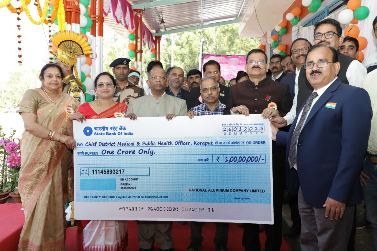 Indian-GRAPEVINE-nalco-cmd-unfurls-national-flag-at-damanjodi