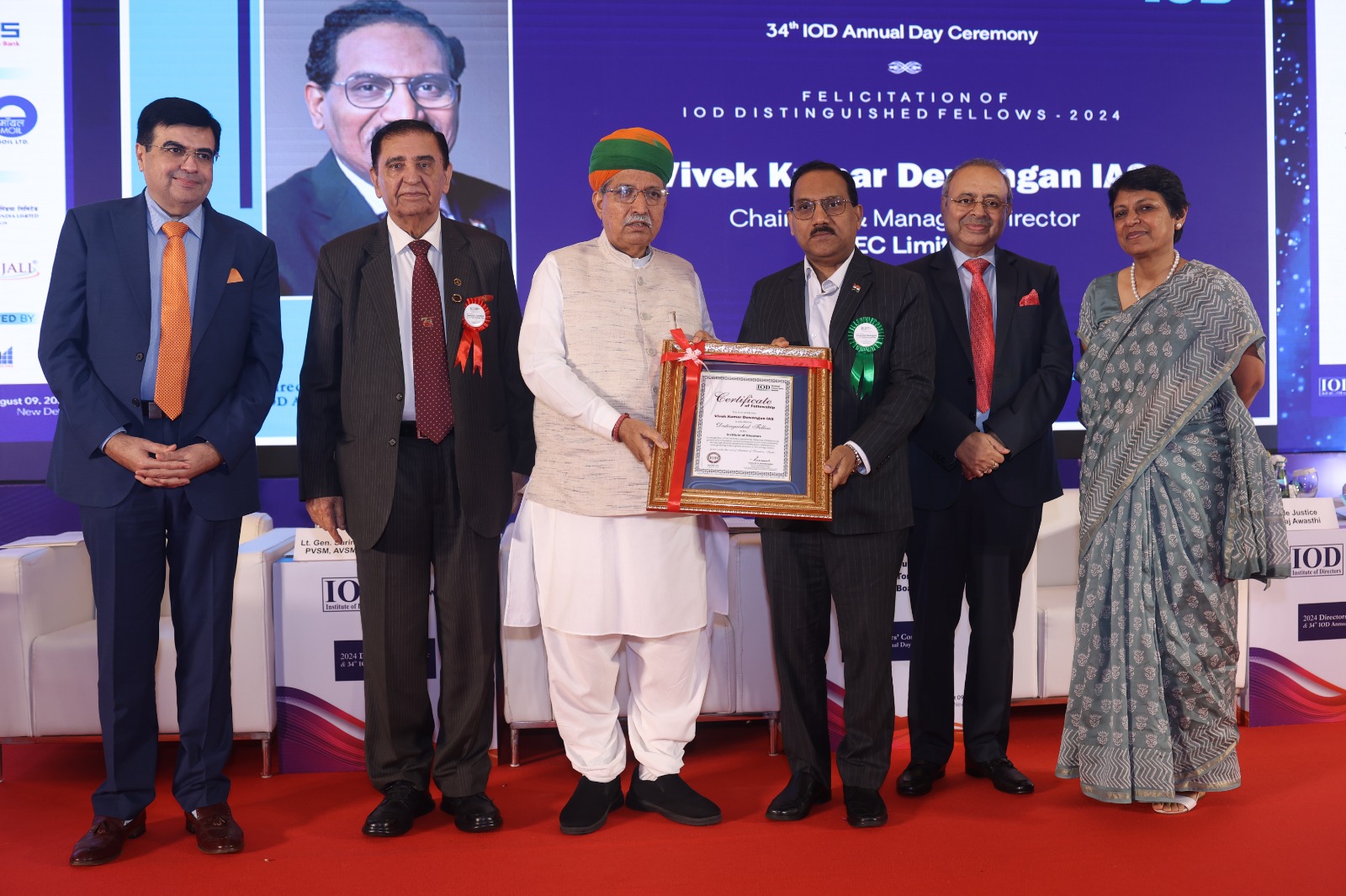 Indian-GRAPEVINE-vivek-kumar-dewangan-cmd-rec-receives-distinguished-fellow-award-2024-by-institute-of-directors
