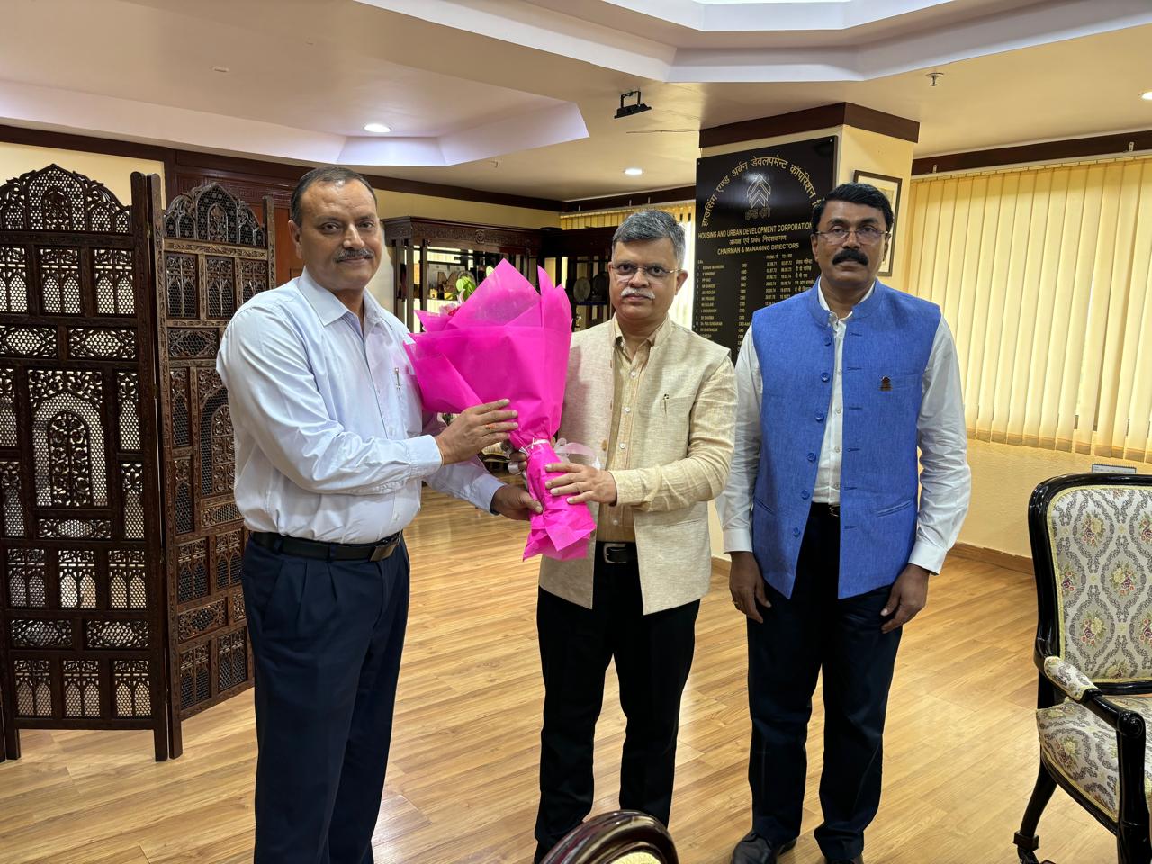 Project-Your-State-hudco-welcomes-its-new-director-finance