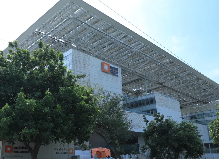 REC DECLARES 3RD INTERIM DIVIDEND OF ₹ 4.60 PER SHARE