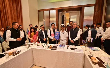 Signing of a MoU between Vadhvan Port Project Ltd. (VPPL) and the Directorate of Vocational Education and Training (DVET), GoM in the presence of Shri Sarbananda Sonowal, Union Minister, MoPSW