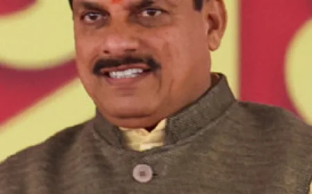 Mohan Yadav meets Union Minister Shri Shivraj Singh Chouhan in Delhi