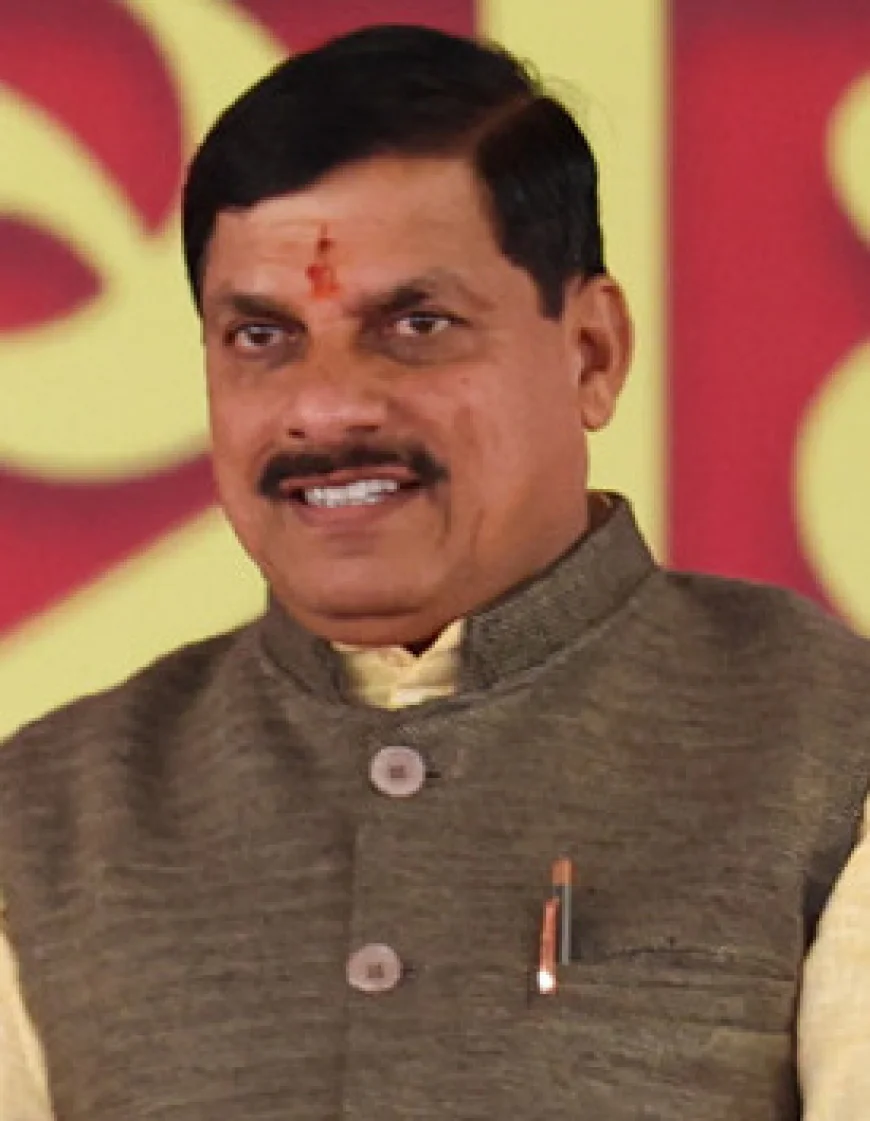 Mohan Yadav meets Union Minister Shri Shivraj Singh Chouhan in Delhi