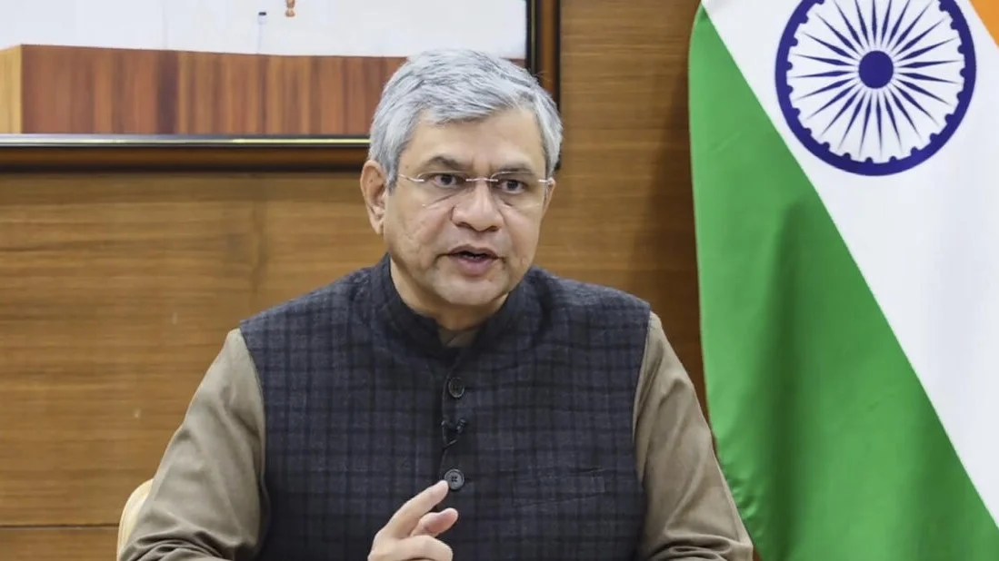 Vaishnaw Orders Day-Long Review of Railway Drinking Water After CAG Flags Quality Lapses